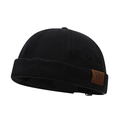 Modische schwarze Docker-Mütze mit W-Lederpatch im minimalistischen Streetwear-Stil - Buchstabe W Patch Schwarz