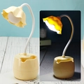 LED Schreibtischlampe in Blumenform in Cremegelb mit flexiblem Hals und Stifthalter - Einzelne gelbe Augenschutzlampe + Ladekabel