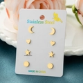 Set di 4 paia di orecchini a lobo dorati in acciaio inossidabile con luna e stelle - Set di 4 Paia / Oro