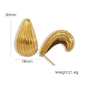 Pendientes de gota dorados con textura de rayas verticales, medida 18 mm por 30 mm - Dorado