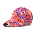 Casquette de baseball en coton tie-dye coloré avec motif spirale vu de profil à 45 degrés - Réglable / Graffiti Rouge