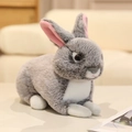 Realistisch grijs pluche konijn knuffeldier met zachte vacht liggend op een tafel - 20*20cm (0.1kg) / Grijs