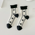 Weiße Baumwollsocken mit schwarzen Katzenpfoten-Print und gerüschtem Bündchen am Rand - Einheitsgröße / Schwarze Katzenpfote