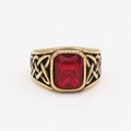 Anello vichingo vintage placcato oro con gemma rossa rettangolare e nodi celtici antichi - US 7 / Oro Pietra Rossa