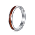 Polierter 4mm Titanstahlring mit hawaiianischer Koaholz-Einlage auf weißem Hintergrund - US 5 / Silber