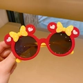 Gafas de sol rojas estilo Minnie para niños con lazo amarillo de lunares y montura redonda - Rojo