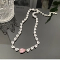 Collier argenté avec cristaux de couleur rose et transparents en forme de goutte d'eau - Collier Cœur en Zircon Rose
