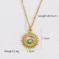 Dettaglio della collana con ciondolo a raggiera con misure 1,7cm di altezza e 1,4cm di larghezza - 2092-Sole Turchese