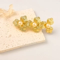 Elegante fermaglio per capelli in metallo dorato con tre fiori e perle su pietra - 01153-4 Stile Tre Fiori con Perla