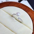 Eleganter verstellbarer Ring mit einer Naturperle mit hohem Glanz und Zirkonia-Stein - Einstellbar Offen / Weiß