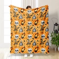 Morbida coperta in flanella arancione con motivo festivo di zucche e teschi di Halloween - Stile Zucca Scheletro Grande Illustrazione Halloween Arancione (71033-23)