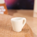 Miniatur weiße Kaffeetasse aus Harz für Puppenhaus-Deko und DIY-Landschaften - Mini-Becher / Weiß