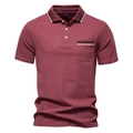 Dettaglio polo uomo bordeaux con colletto a righe e taschino sul petto rifinito - S / Rosso