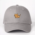 Graue Baumwoll-Baseballkappe mit orangefarbener Katzenstickerei und verstellbarem Gurt - Einheitsgröße / Grau