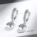 Elegante silberne Zirkonia-Ohrringe mit runder Fassung und polierter Oberfläche - Platiniertem Kupfer / Zirkonia / Weißgold