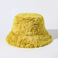 Texture détaillée d'un chapeau bob en fausse fourrure jaune vif aux poils doux - M(56-58cm) / Jaune