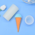 DIY siliconen mal set voor ijsje kaarsen met een blauw en oranje afgewerkt voorbeeld - Ijskegel Vorm 2-delige Set