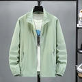 Herren UV-Schutzjacke in Mintgrün mit Stehkragen und Reißverschluss für den Sommer - Bohnengrün