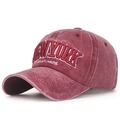 Berretto da baseball bordeaux vintage lavato con ricamo New York EST. 1625 - Borgogna