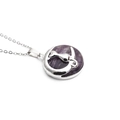 Détail du pendentif chat sur lune en argent avec cristal violet rond et chaîne en O - Pendentif Chat Lune / Améthyste