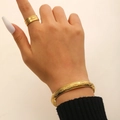 Set gioielli dorati in acciaio inossidabile con motivo malocchio su anello e bracciale - Set Bracciale e Anello con Rilievo Malocchio