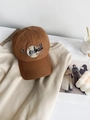Berretto da baseball in cotone marrone con ricamo Baseball Mom su sfondo elegante - Marrone