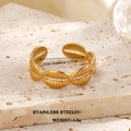 Goldener Edelstahlring mit Muscheltextur, offen, 1,7 cm Innendurchmesser - Wellenförmiger Muschel-Stil (030)