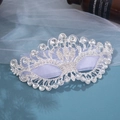 Lussuosa maschera per ballo in maschera argento con strass e nastri viola chiaro - Stile 1 / Argento