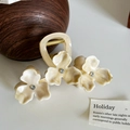 Elegante crèmekleurige bloemen haarklem met strass steentjes en gouden metalen veer - Beige