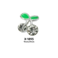 Primer plano de adornos de cereza 9x9mm para uñas con hojas esmaltadas y pedrería brillante - X-1893 Base de Plata Transparente (Grande)