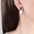 Pendientes vintage de acero inoxidable con perlas y esmalte negro acabado plata - Color Acero