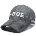 Gorra de béisbol de malla gris transpirable con bordado blanco y estilo deportivo - Ajustable / gris oscuro
