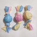 Lot de trois jouets à mâcher pour chiens en forme de bonbon en bleu, rose et jaune - Petite Bande de Tissu Balle Convexe