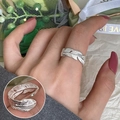 Vintage style silver feather open ring with detailed engraving on model's finger - Fine Feather Carving(JZ7249)