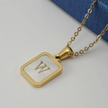 Collier en acier inoxydable plaqué or 18K avec pendentif carré lettre W en nacre - Lettre W