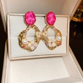 Retro flower earrings with rose red crystals, white shell flowers and pearls in gold - Rose Red Flower Geometric Studs