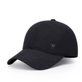 Heren baseballpet van wolmix in marineblauw met een modieus metalen driehoeksembleem - Verstelbaar / Blauw
