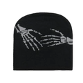 Gros plan détaillé du bonnet en maille avec motifs jacquard de mains de squelette - Noir et Gris