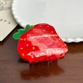 Pince à cheveux fraise rouge en acétate avec feuilles vertes et lettrage blanc élégant - Fraise - 6.5cm / Rouge