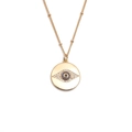 Dettaglio ravvicinato della collana dorata con pendente a forma di occhio azzurro in zirconi - Occhio Classico Tondo-CN001119YS