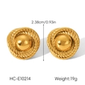 Detalle de pendientes de acero 18K con textura trenzada y diámetro de 2,38 centímetros - Estilo Redondo Semiesférico con Textura de Cuerda (HC-E10214)