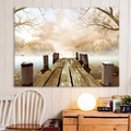 Detalle de un tapiz de otoño con muelle de madera y árboles dorados cálidos en casa - 150x130cm / Lago de Otoño