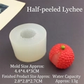 Detalle del molde de silicona de lichi con medidas y modelo de fruta de cera - Molde de Lichi Semipelado
