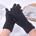 Men's winter knit gloves in black with touchscreen tips and warm fleece lining - One Size / Dark Gray