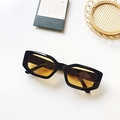 Gafas de sol rectangulares retro con montura negra brillante y lentes amarillas - Montura Negra Lentes Amarillas