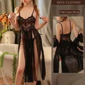 Sexy zwart nachthemd van kant en transparante mesh met borduursel en zijsplit - One Size S-XL / Zwarte Jurk Met Bandjes + T-back