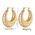 Classic golden hollow croissant earrings for women with 2.6cm by 2.5cm dimensions - Twill Hollow (MS-001) / Gold