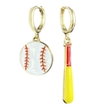 Orecchini a cerchio da donna con baseball asimmetrico e mazza in smalto dorato e rosso - Baseball e mazza asimmetrici