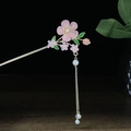 Klassische chinesische Haarnadel mit rosa Blume Quasten und Perlen auf Holzgrund - Rosa Blütenknospe Künstliche Perle Quaste (0311)