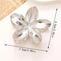Silberne Haarklammer in Blumenform aus Metall, 7,5cm Frangipani-Blüten-Haarspange für Damen - Silber